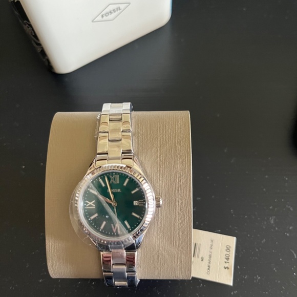 Fossil Women’s Stainless Steel Watch - Picture 6 of 6